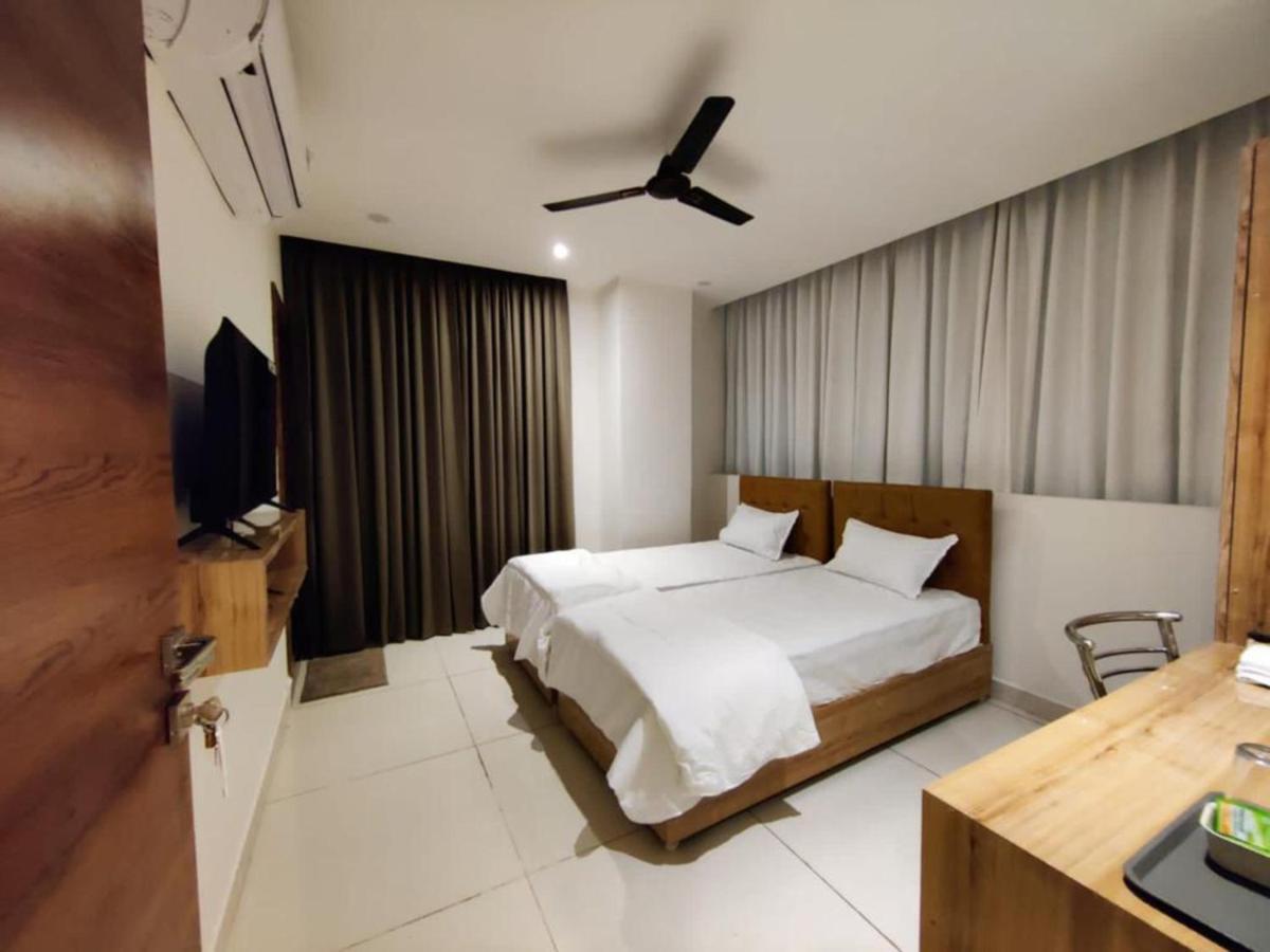 Hotel Hibiscus Tree- Bachupally Хидерабад Екстериор снимка