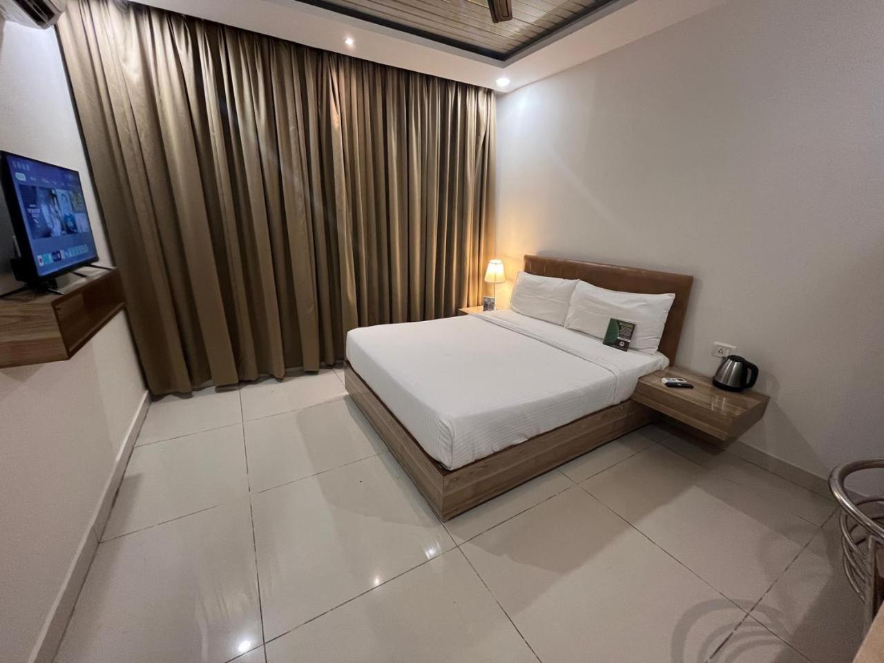 Hotel Hibiscus Tree- Bachupally Хидерабад Екстериор снимка