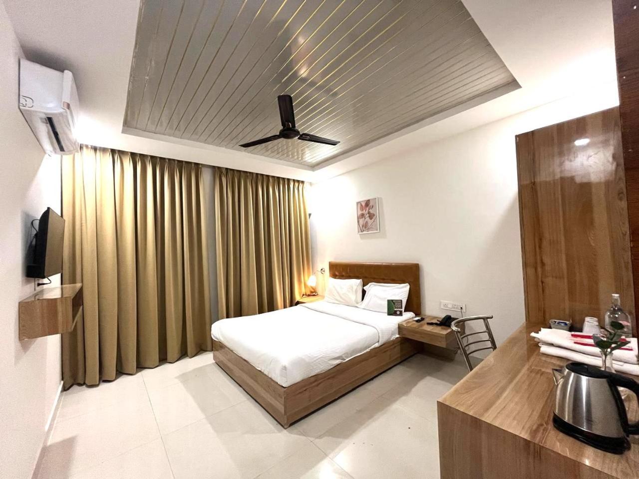Hotel Hibiscus Tree- Bachupally Хидерабад Екстериор снимка