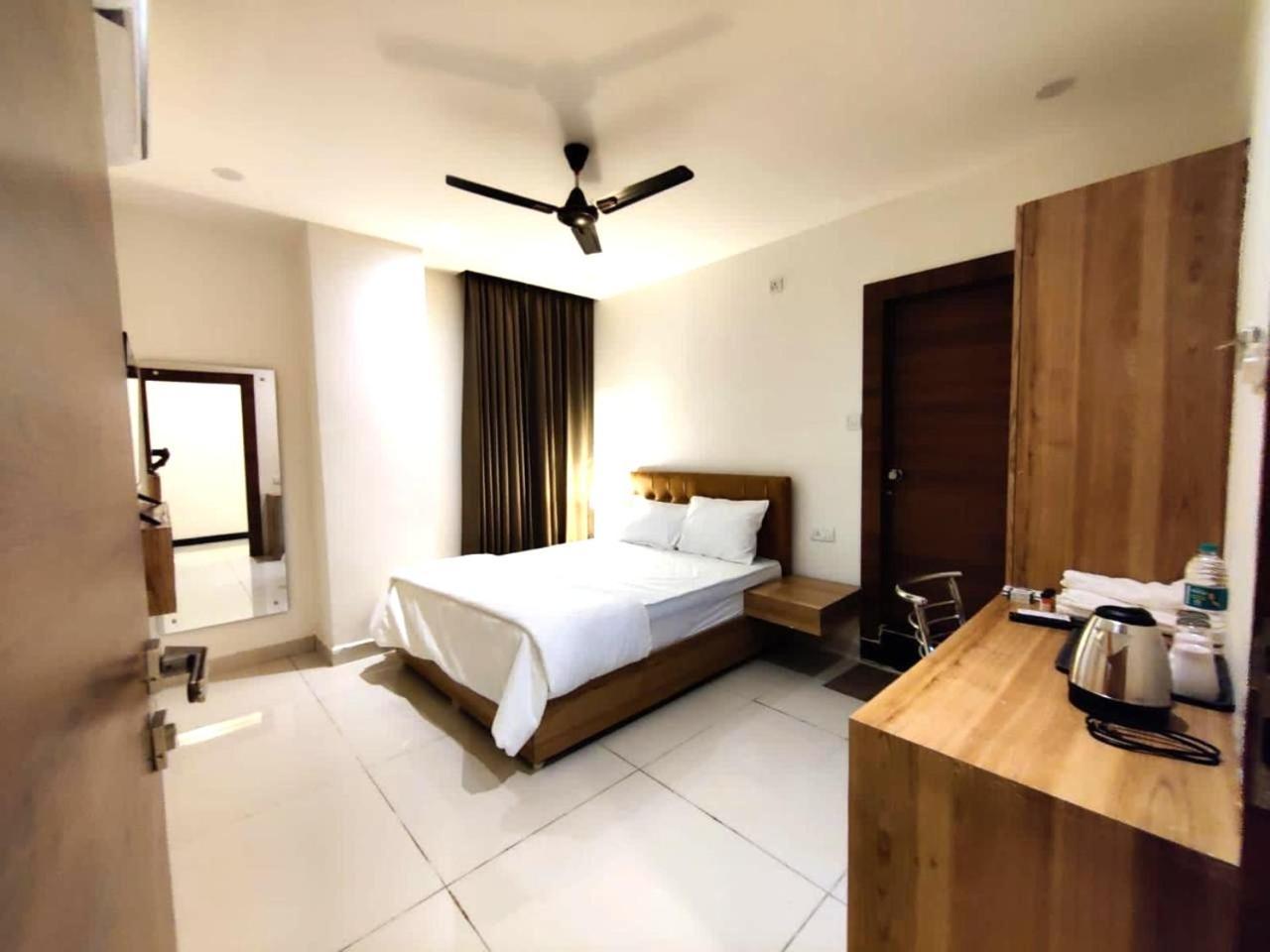 Hotel Hibiscus Tree- Bachupally Хидерабад Екстериор снимка